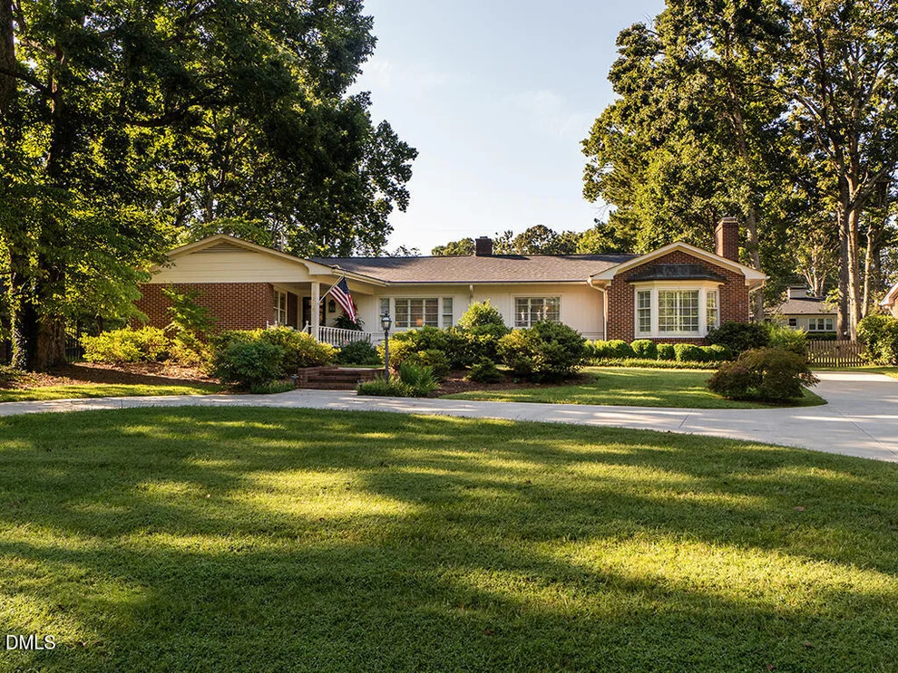 Unit for sale at 2216 Canterbury Drive, Burlington, NC 27215