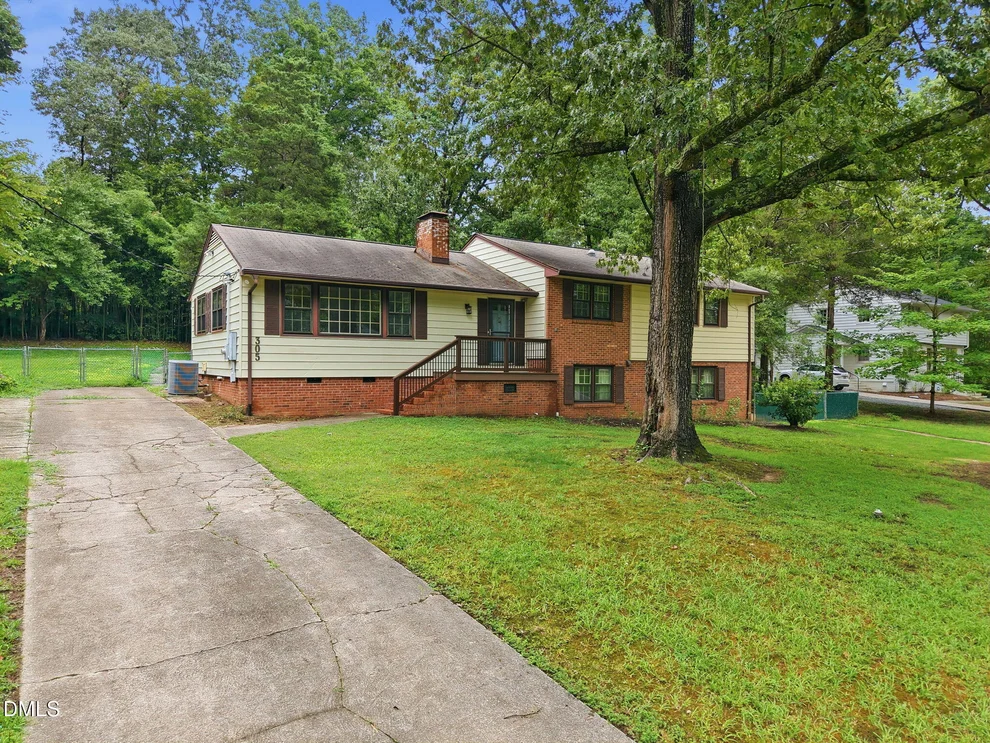 Unit for sale at 305 Plum Lane, Chapel Hill, NC 27517