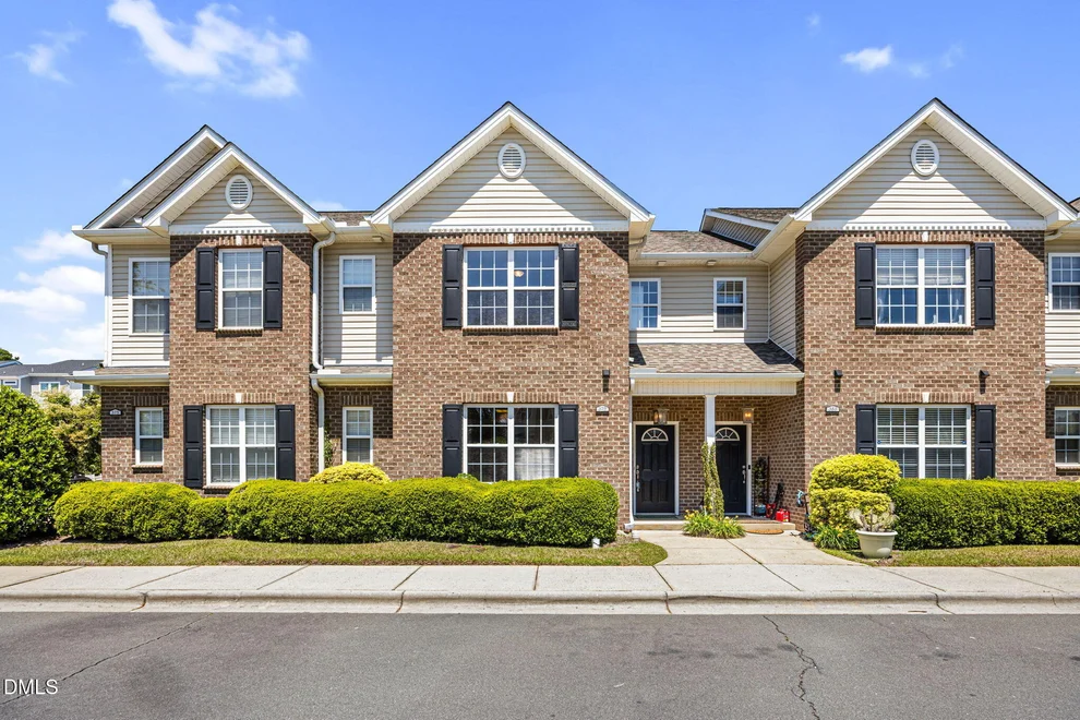 Unit for sale at 379 E Willhaven Drive, Fuquay Varina, NC 27526