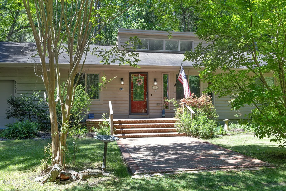 Unit for sale at 9407 Coachway, Chapel Hill, NC 27516