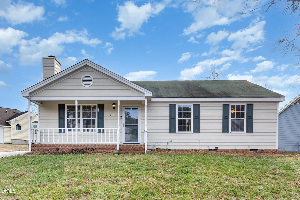 Unit for sale at 2108 Carthage Circle, Raleigh, NC 27604