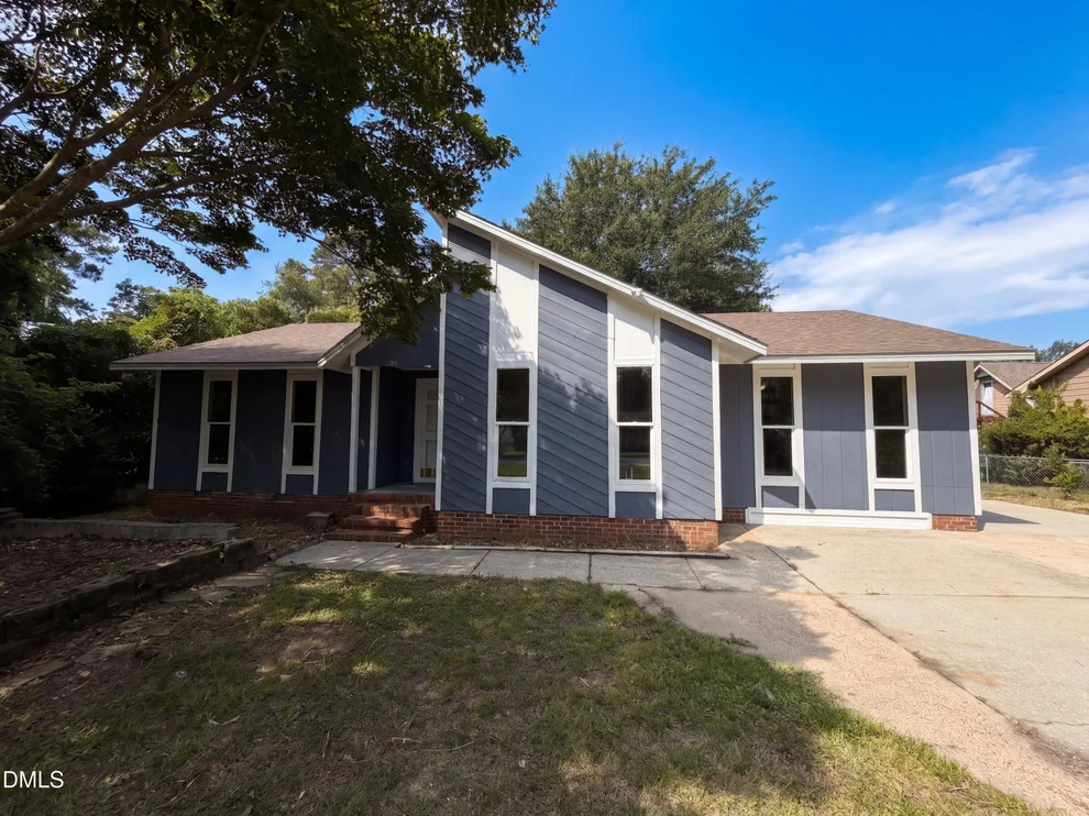 Unit for sale at 909 Axis Circle, Hope Mills, NC 28348