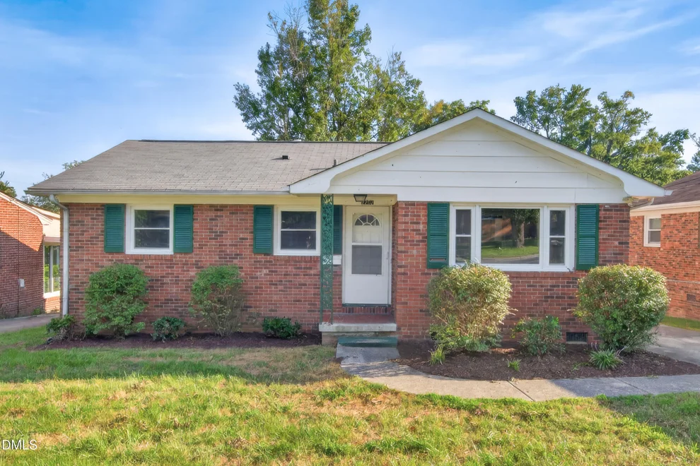 Unit for sale at 2202 Tuscaloosa Street, Greensboro, NC 27401