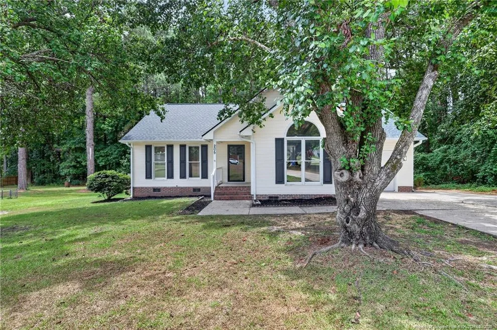 Unit for sale at 205 Whitechapel Lane, Raeford, NC 28376
