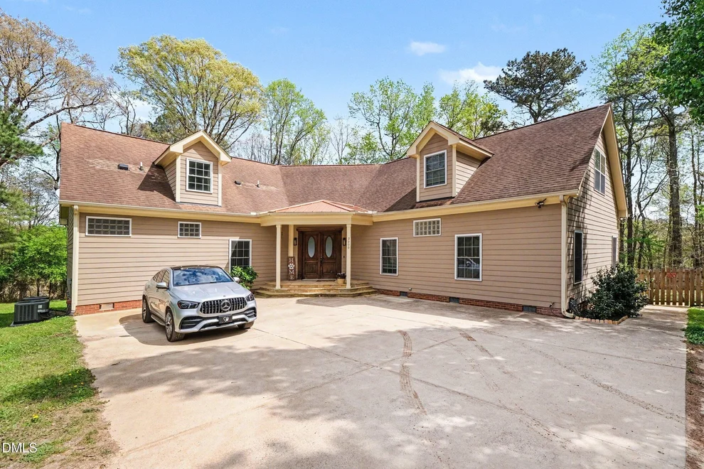 Unit for sale at 2700 Misty Glen Trail, Raleigh, NC 27606