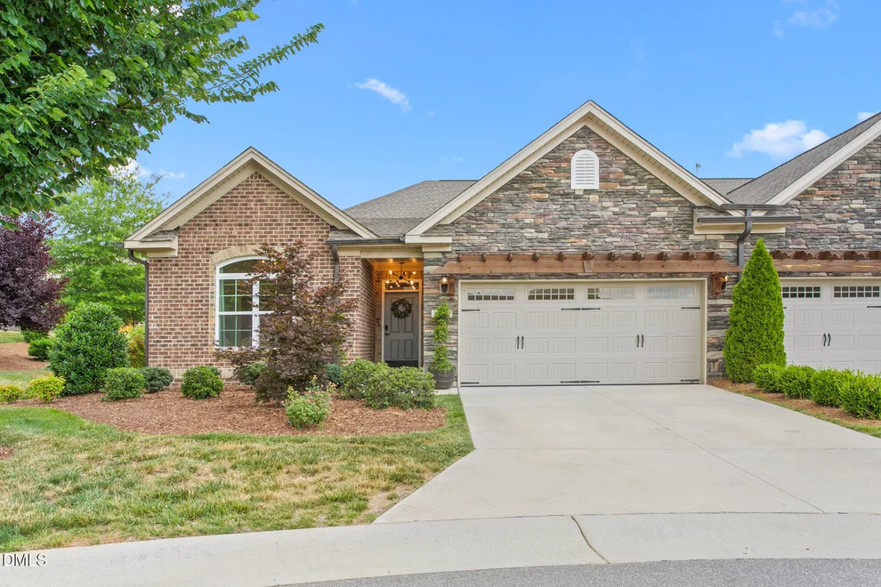 Unit for sale at 185 Balmoral Court, Burlington, NC 27215