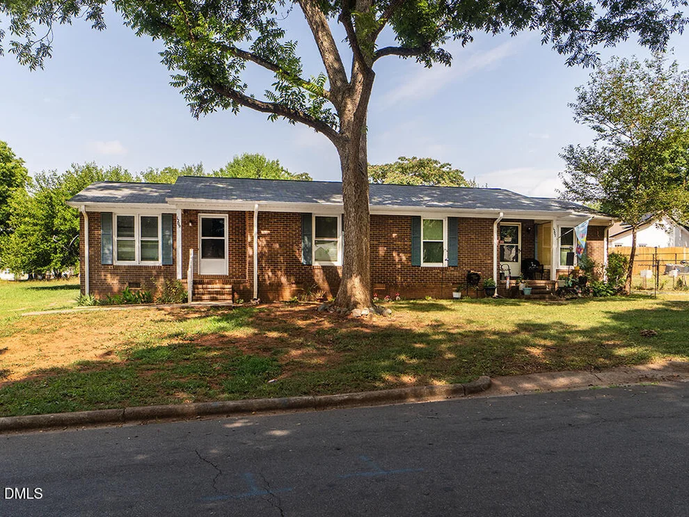 Unit for sale at 1207 Collins Drive, Burlington, NC 27215