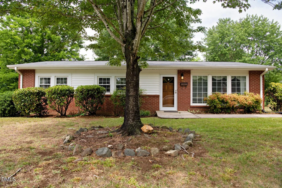 Unit for sale at 731 Oakgrove Drive, Graham, NC 27253