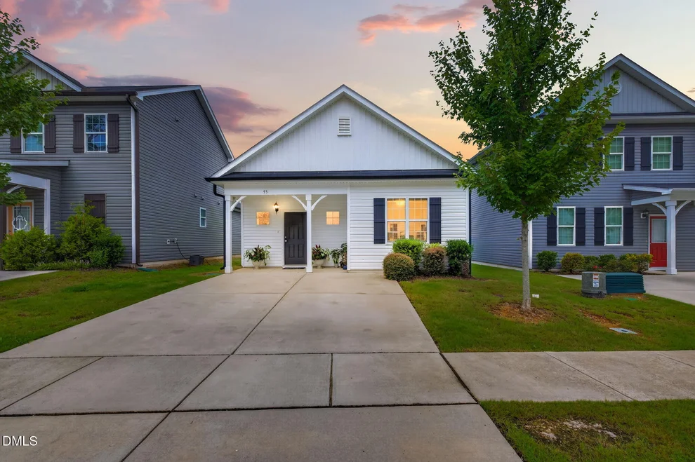 Unit for sale at 93 Yellow Jacket Ridge, Clayton, NC 27520