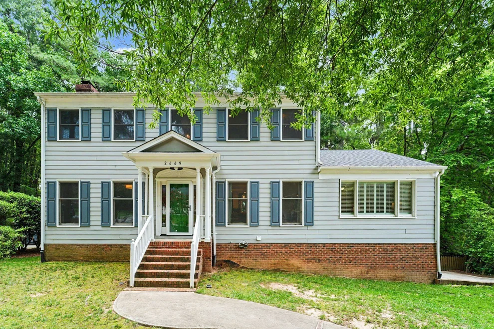 Unit for sale at 2469 Foxwood Drive, Chapel Hill, NC 27514