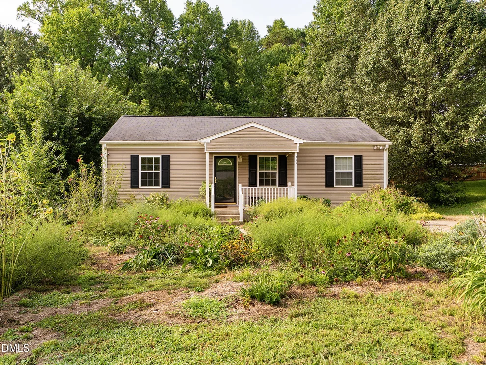 Unit for sale at 717 Scott Court, Burlington, NC 27215