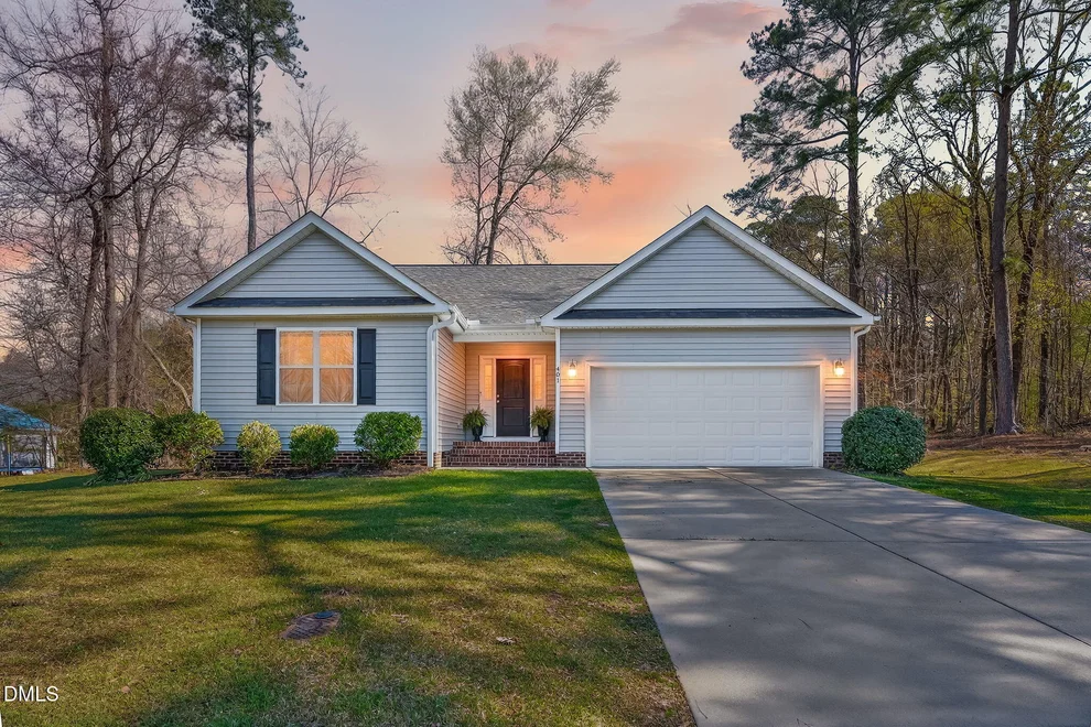 Unit for sale at 401 Coleridge Drive, Dunn, NC 28334