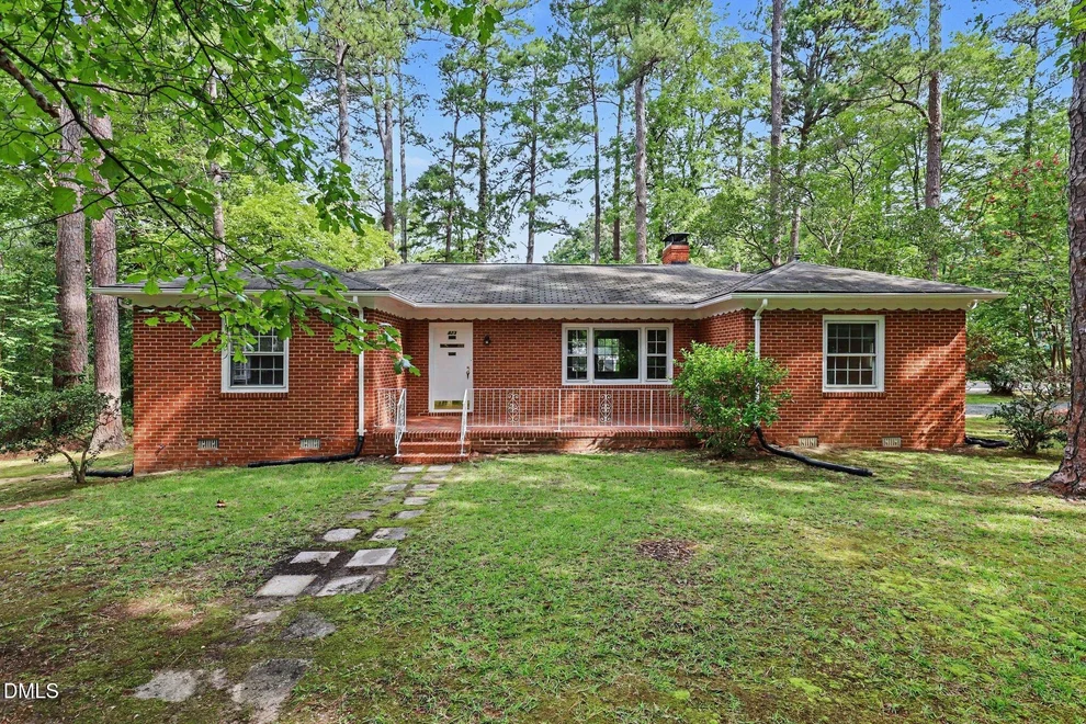 Unit for sale at 423 Whitehead Circle, Chapel Hill, NC 27514
