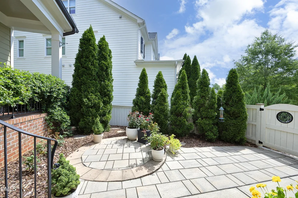 Unit for sale at 121 Ruskin Drive, Chapel Hill, NC 27516