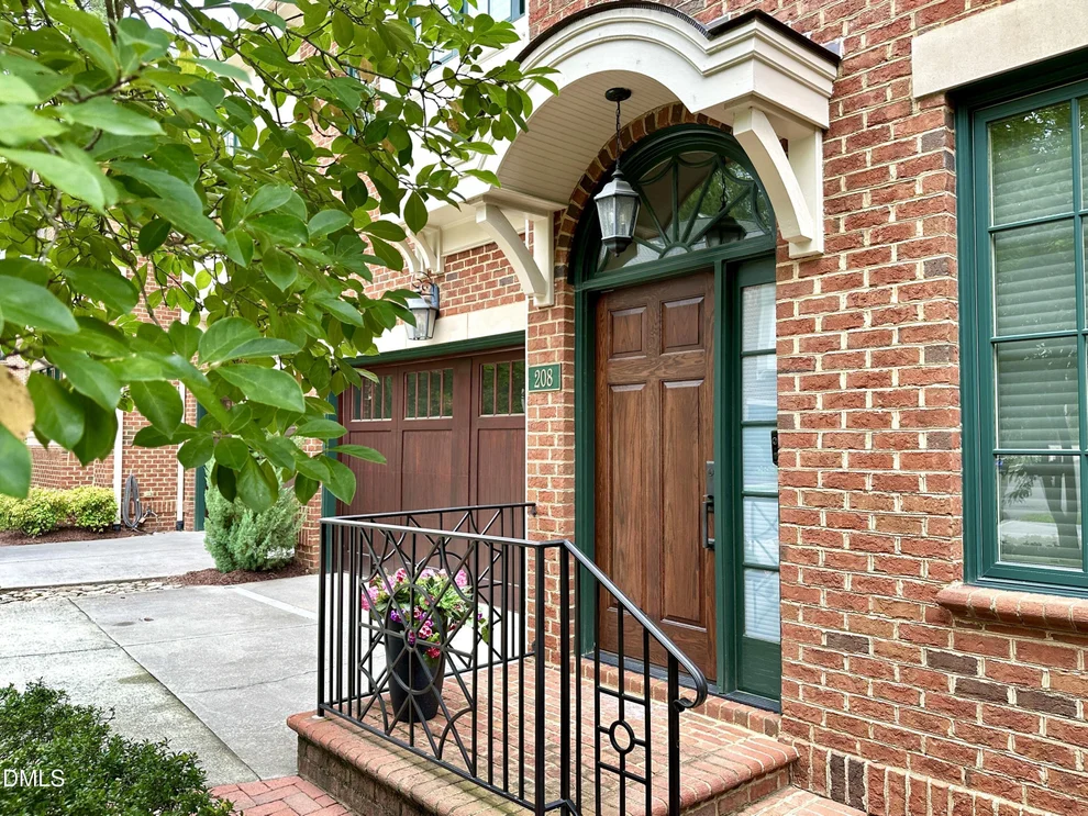 Unit for sale at 208 Old Franklin Grove Drive, Chapel Hill, NC 27514