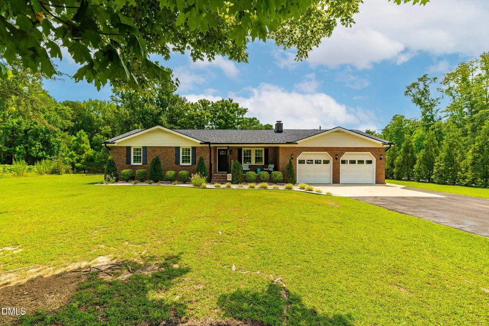 Unit for sale at 2331 Twin Acres Road, Clayton, NC 27520
