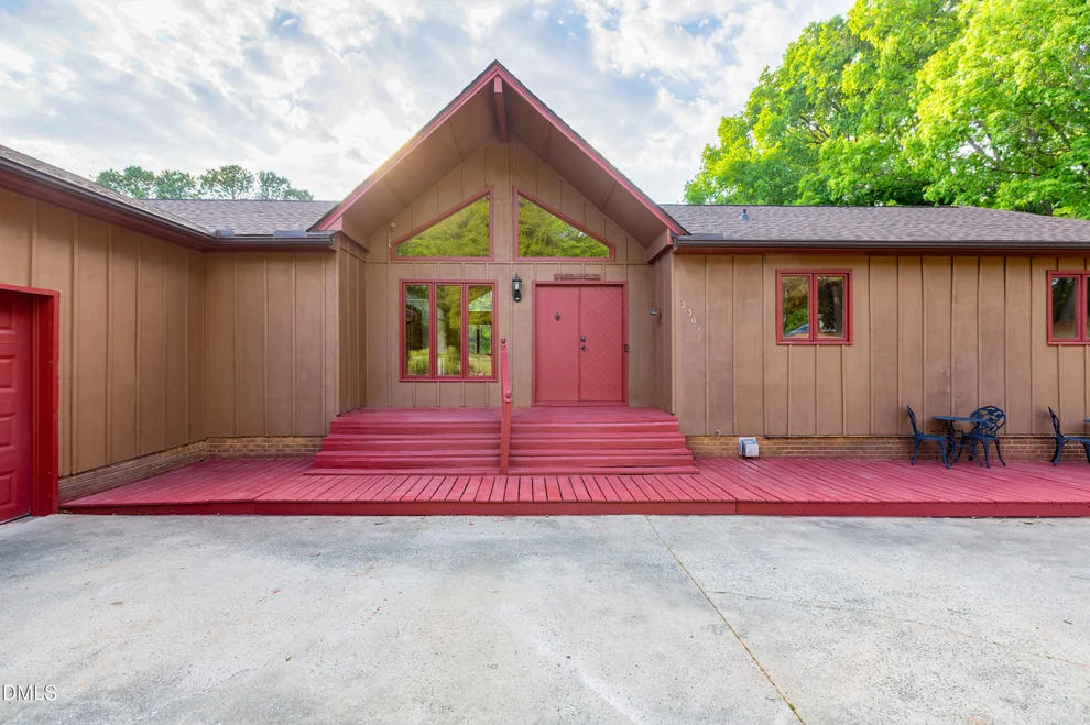 Unit for sale at 2301 Quail Drive, Graham, NC 27253