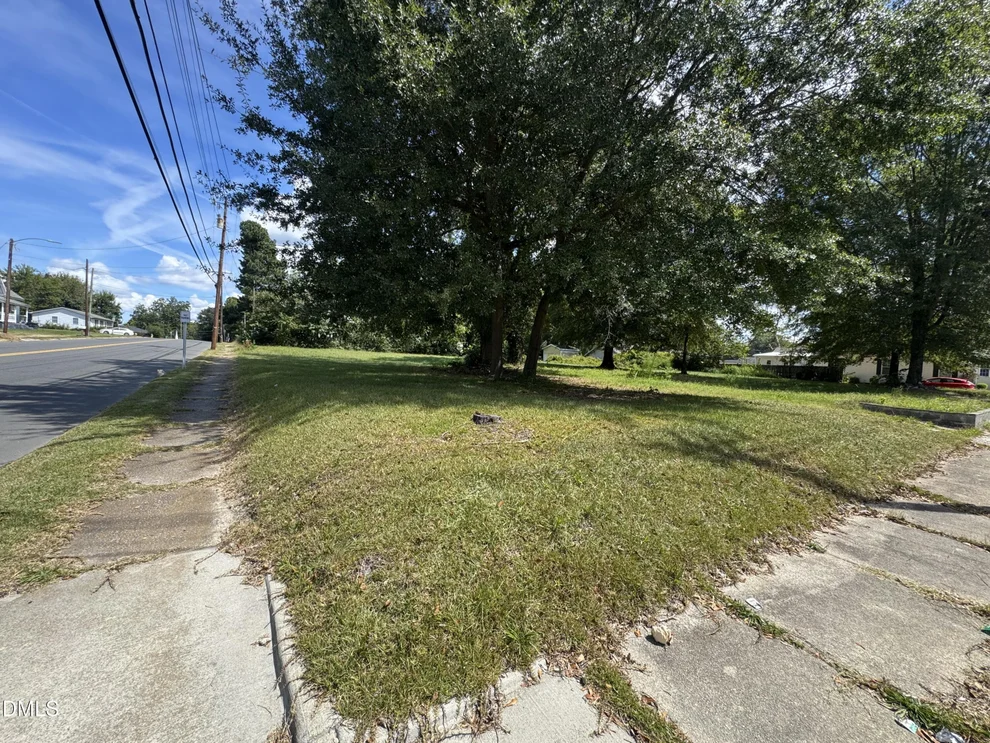 Unit for sale at 218 Hamilton Street, Henderson, NC 27536