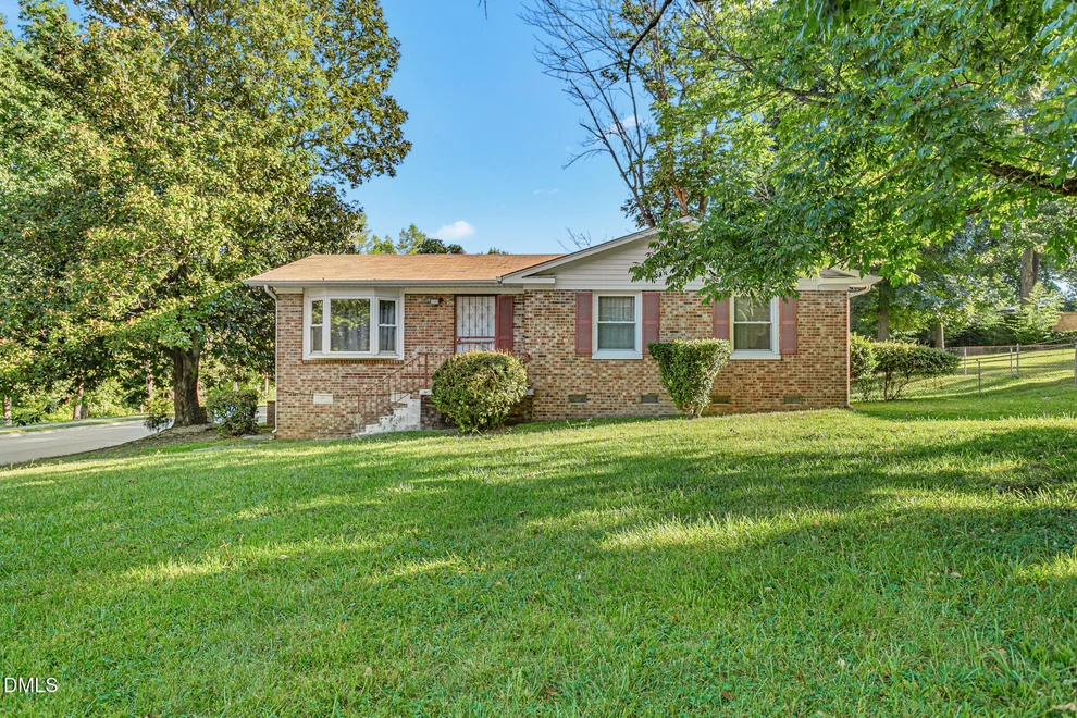 Unit for sale at 2401 Bywood Road, Greensboro, NC 27405