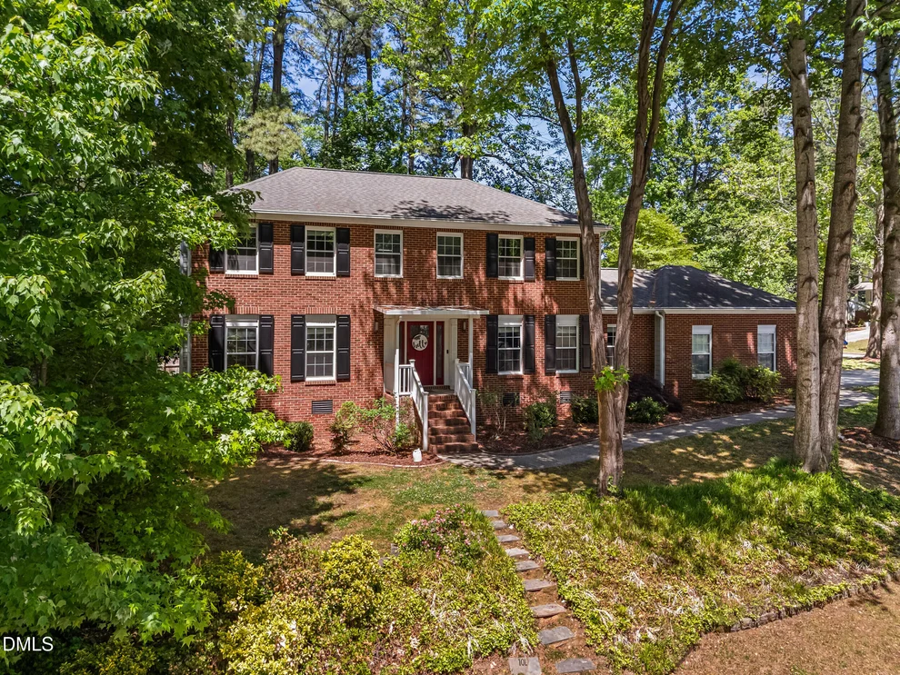 Unit for sale at 101 Pinehill Way, Cary, NC 27513