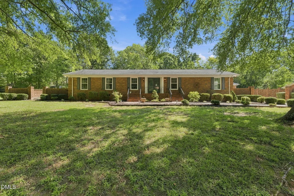 Unit for sale at 1409 Rockwood Avenue, Burlington, NC 27215