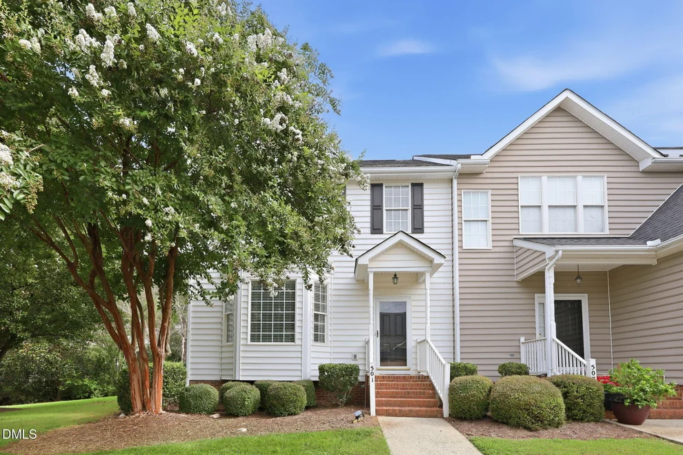 Unit for sale at 501 Nottinghill Walk, Apex, NC 27502