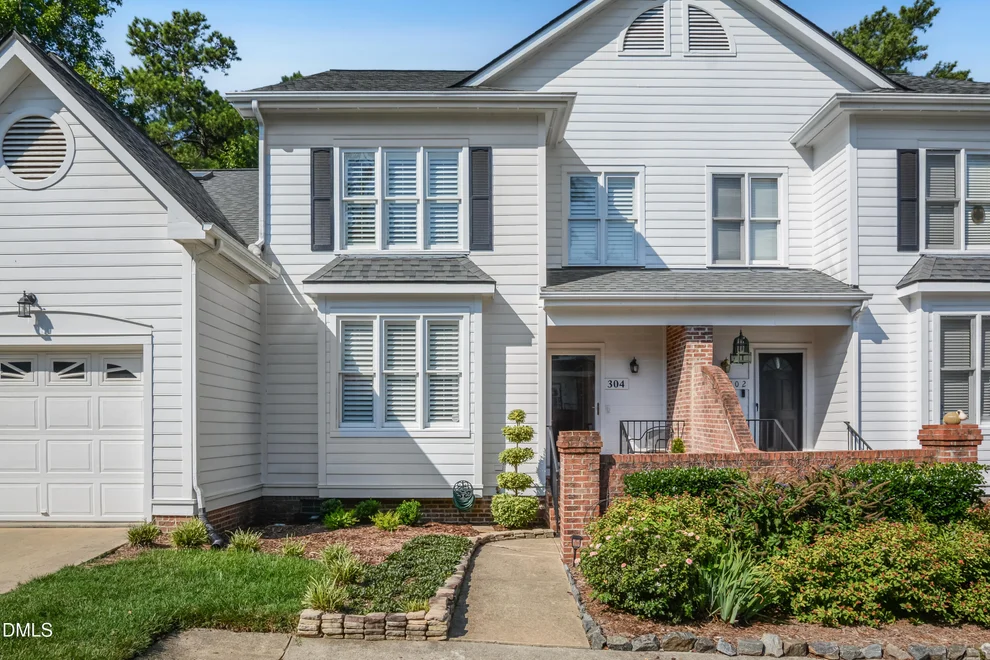 Unit for sale at 304 Vinca Circle, Cary, NC 27513