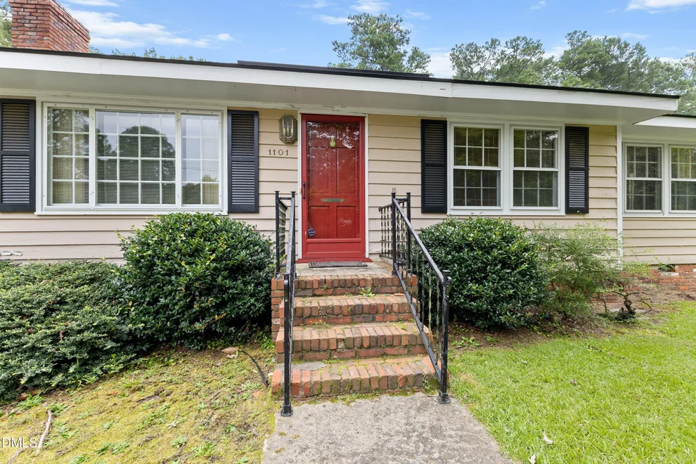 Unit for sale at 1101 S Walnut Drive, Smithfield, NC 27577