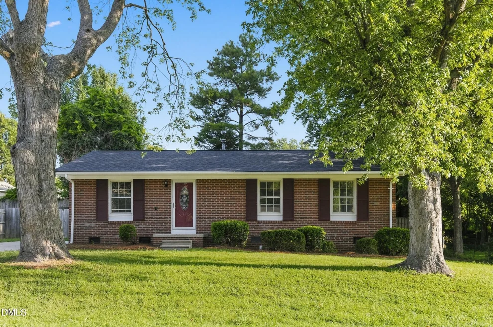 Unit for sale at 2110 Kylemore Drive, Greensboro, NC 27406