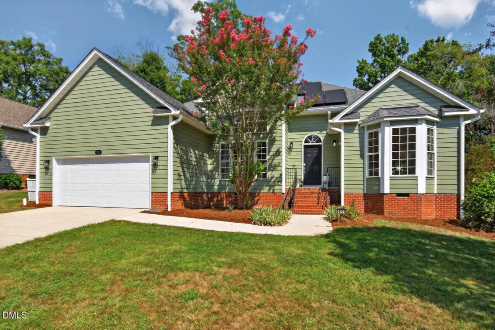 Unit for sale at 8011 Chatsworth Way, Durham, NC 27713