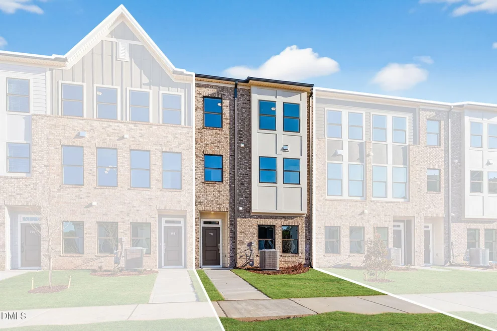 Unit for sale at 770 Ballyneal Alley, Cary, NC 27513