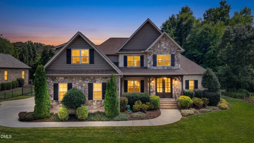 Unit for sale at 820 Dunleigh Drive, Burlington, NC 27215