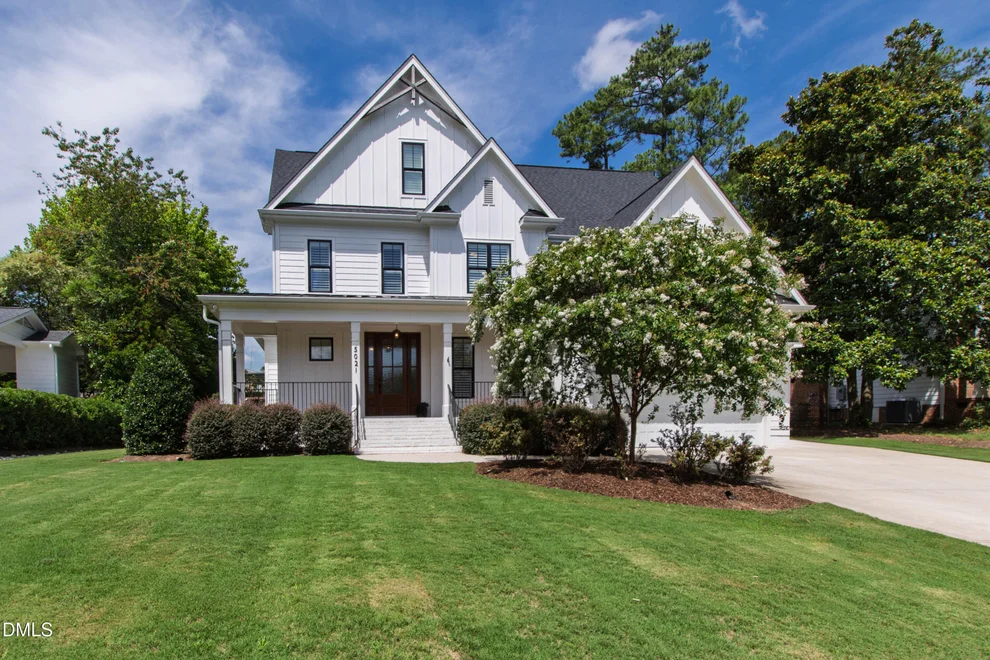 Unit for sale at 5021 Sandlewood Drive, Raleigh, NC 27609