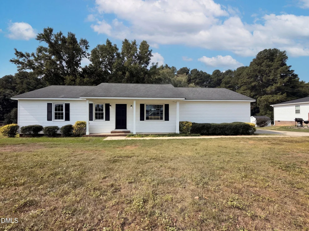 Unit for sale at 2615 Baileys Xrds Road, Benson, NC 27504