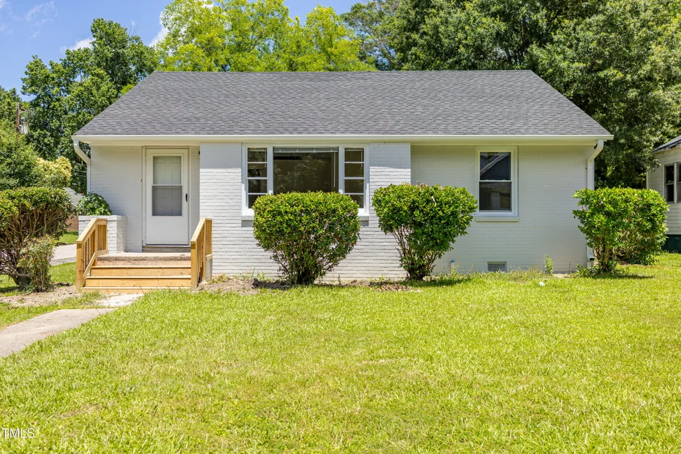 Unit for sale at 605 E Montgomery Street, Henderson, NC 27536
