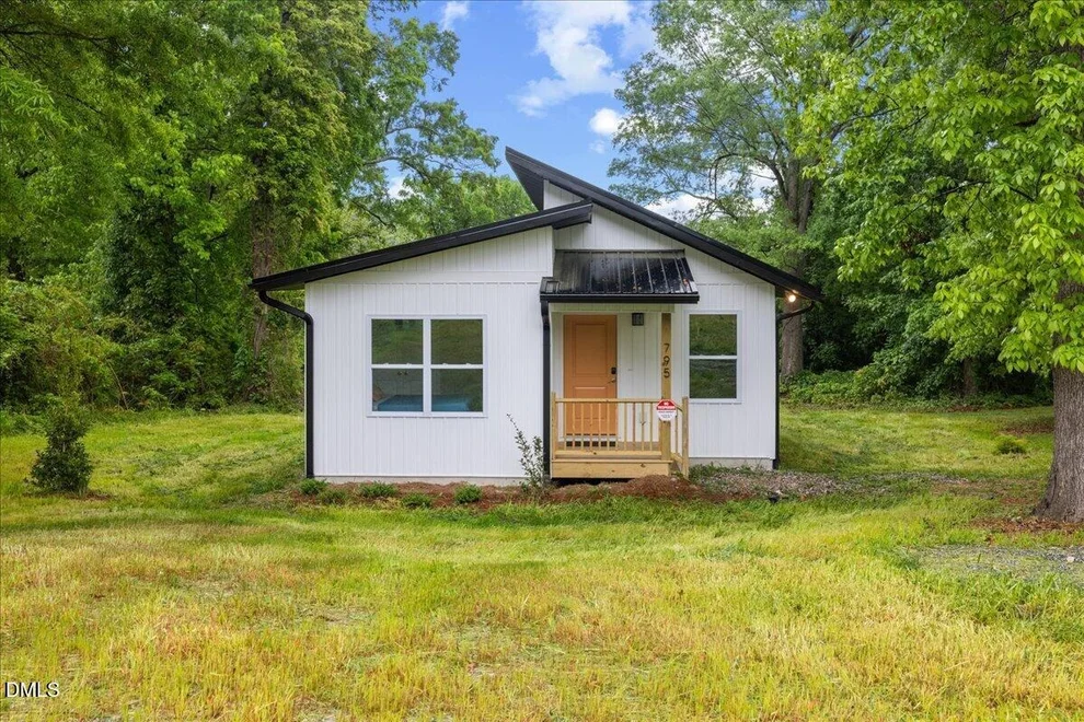 Unit for sale at 795 Lakeside Avenue, Burlington, NC 27217