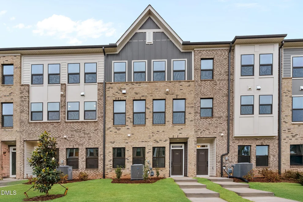 Unit for sale at 790 Ballyneal Alley, Cary, NC 27513