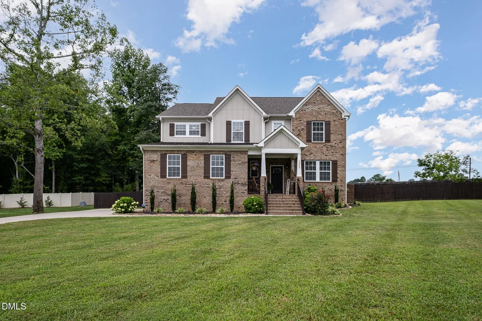 Unit for sale at 3082 Cascade Drive, Burlington, NC 27217