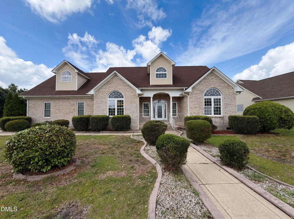 Unit for sale at 824 Camwheel Drive, Hope Mills, NC 28348