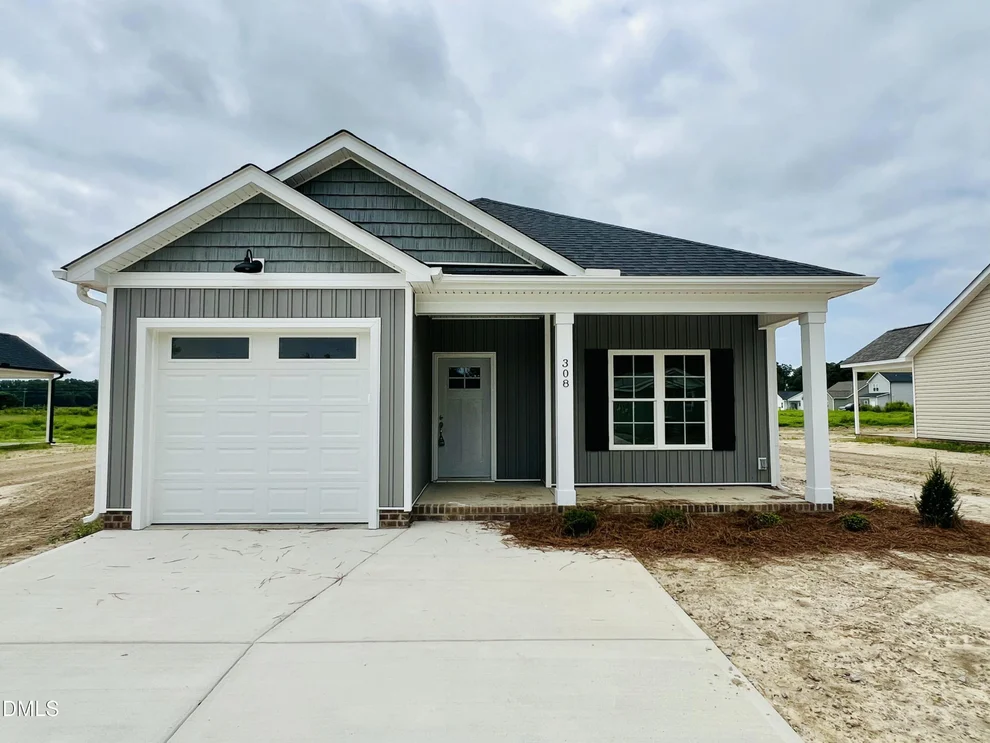 Unit for sale at 308 E Norwayne Alumni Way, Fremont, NC 27830