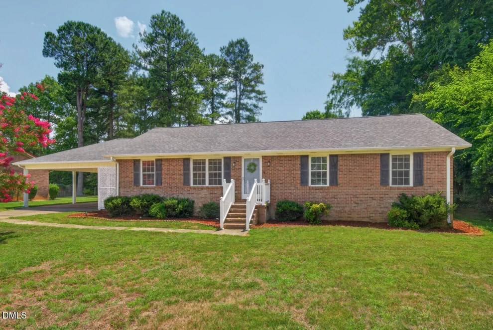 Unit for sale at 300 Buckingham Drive, Mebane, NC 27302