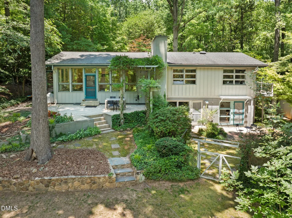 Unit for sale at 1120 Sourwood Drive, Chapel Hill, NC 27517