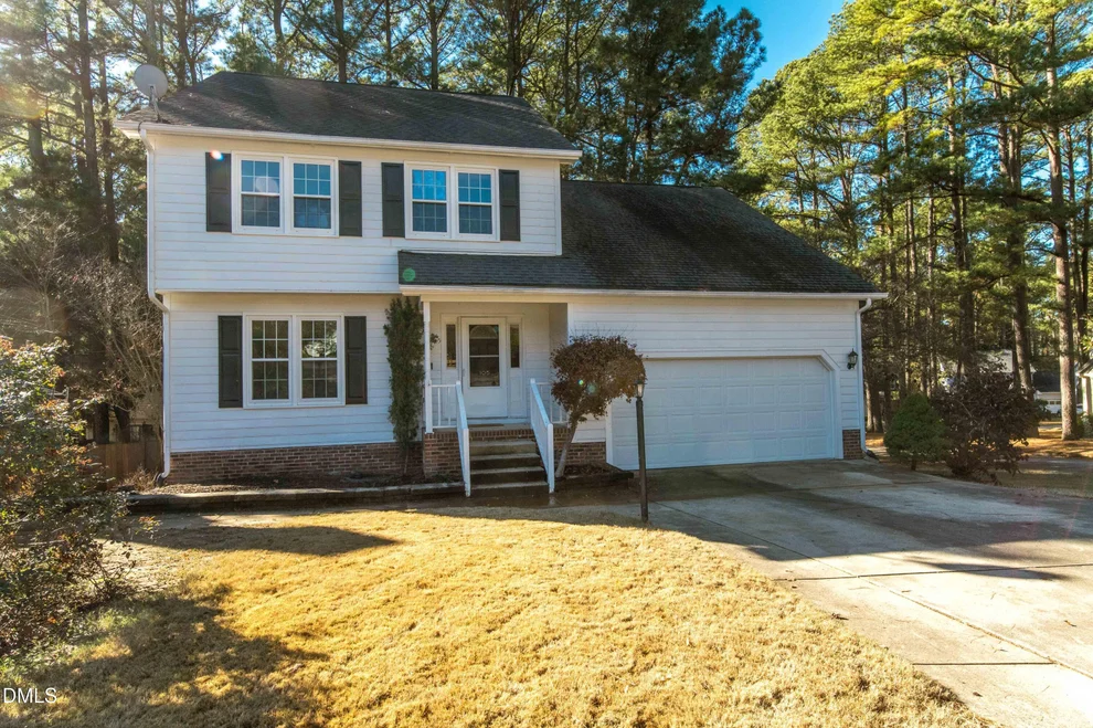 Unit for sale at 105 Fox Horn Run, Cary, NC 27511