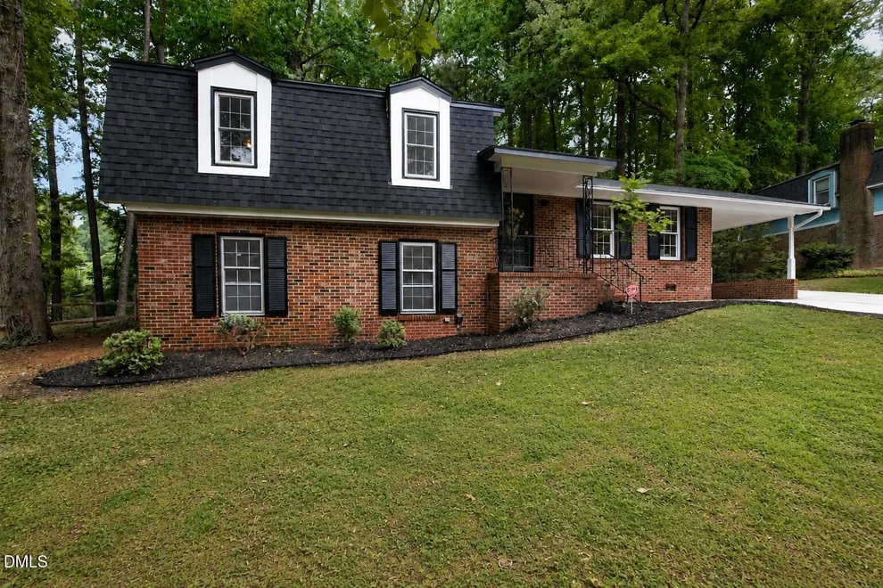 Unit for sale at 924 Carnoustie Circle, Cary, NC 27511