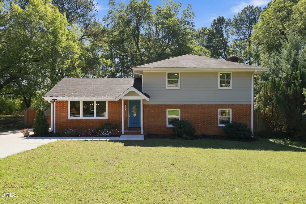 Unit for sale at 5009 Huntingdon Drive, Raleigh, NC 27606