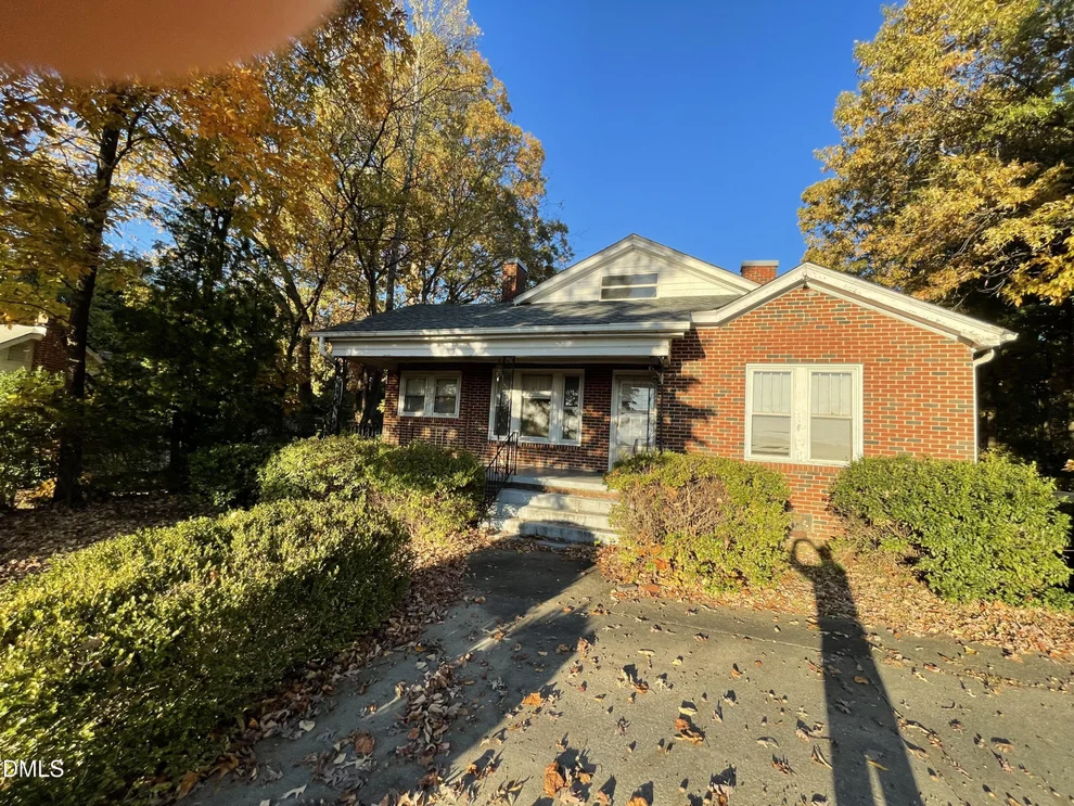 Unit for sale at 2012 Chapel Hill Road, Burlington, NC 27215