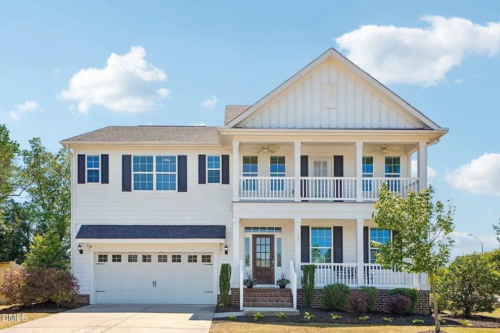 Unit for sale at 257 Pointe Park Circle, Holly Springs, NC 27540