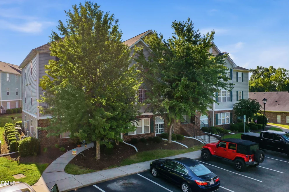 Unit for sale at 3491 Forestdale Drive, Burlington, NC 27215