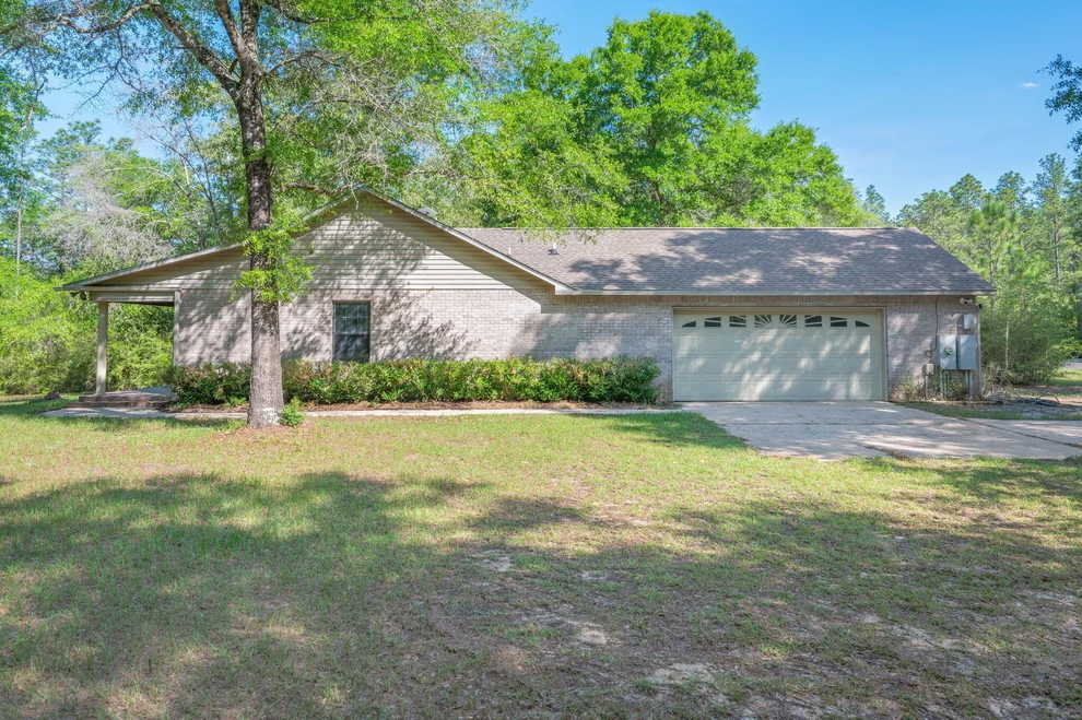 Unit for sale at 1895 Four Wheel Drive, Baker, FL 32531