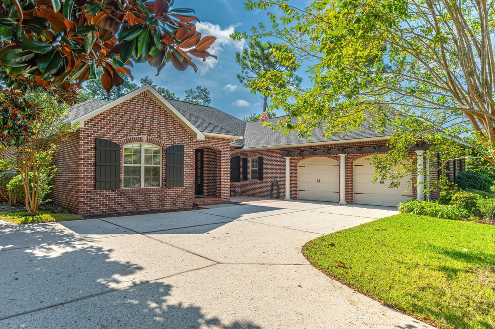 Unit for sale at 300 Grove Park Drive, Niceville, FL 32578